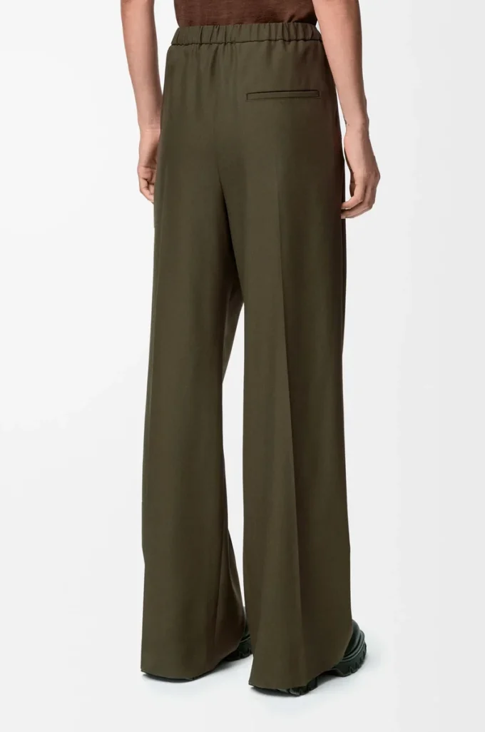 Pantalones de lana verde caqui Pantalones de lana verde caqui