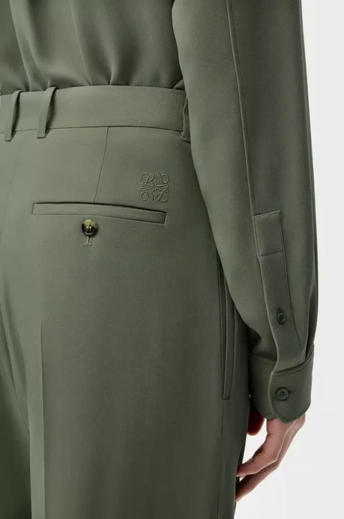 Pantalones de mezcla de viscosa en verde caqui Pantalones de mezcla de viscosa en verde caqui