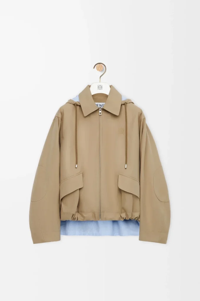 Parka con capucha de algodón beige Parka con capucha de algodón beige