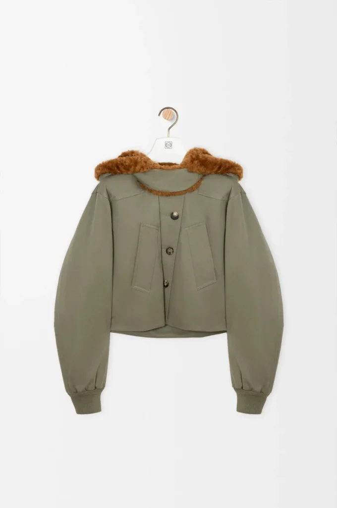 Parka corta de algodón verde caqui Parka corta de algodón verde caqui