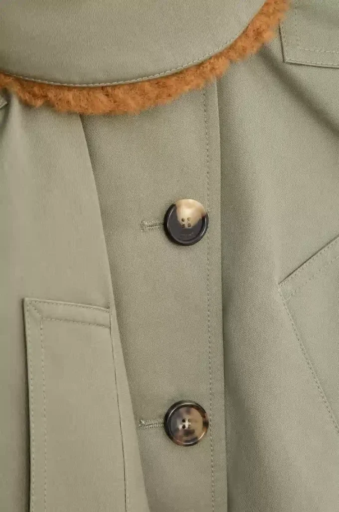 Parka corta de algodón verde caqui Parka corta de algodón verde caqui