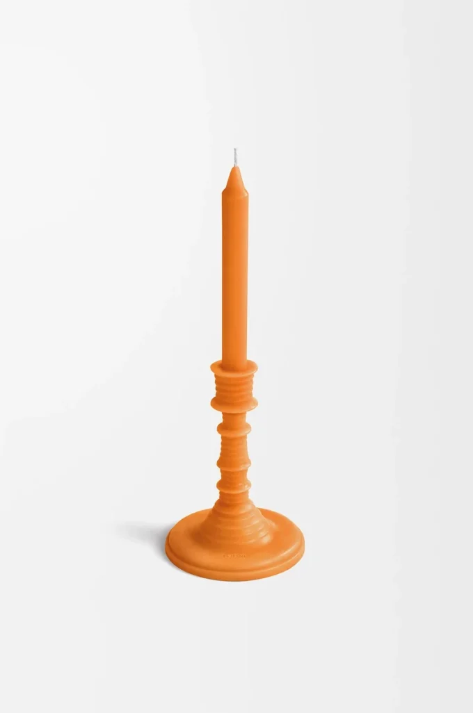 Portavelas de cera perfumado con esencia de azahar, un aroma que evoca la fragancia melosa y terrosa de las flores de naranjo. Portavelas de cera perfumado con esencia de azahar, un aroma que evoca la fragancia melosa y terrosa de las flores de naranjo.