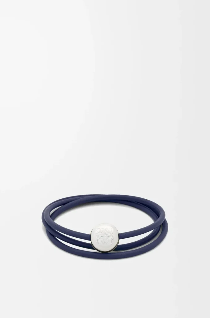 Pulsera Pebble en piel de becerro azul abismo Pulsera Pebble en piel de becerro azul abismo