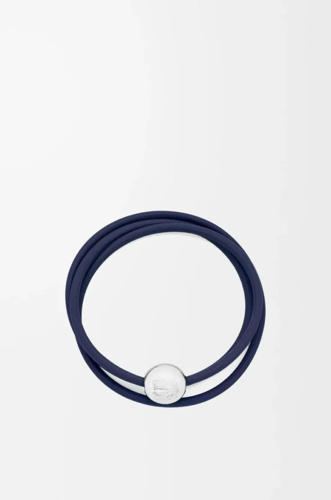 Pulsera Pebble en piel de becerro azul abismo Pulsera Pebble en piel de becerro azul abismo