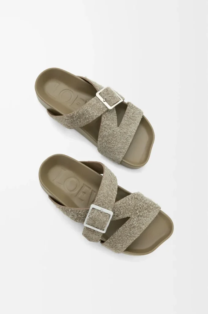 Sandalias con hebilla en ante cepillado verde caqui