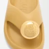 Sandalias de espuma Pebble Concealer medias/doradas
