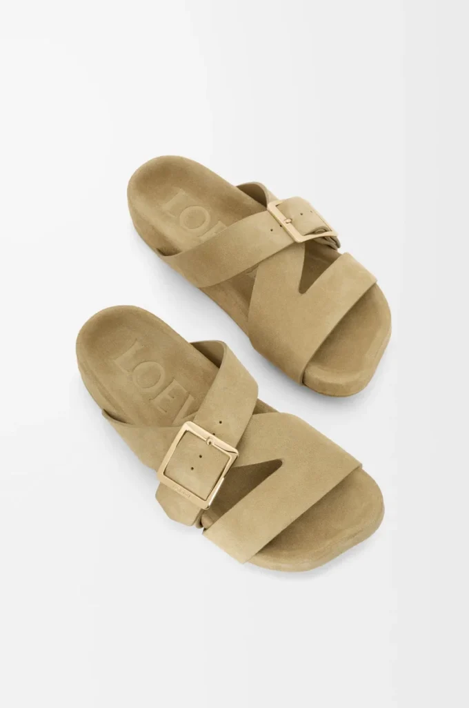 Sandalias deslizantes con hebilla Ease en ante Sahara