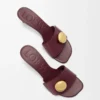 Sandalias Pebble de piel de becerro suave color burdeos Sandalias Pebble de piel de becerro suave color burdeos