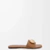 Sandalias Pebble de piel de becerro suave color roble Sandalias Pebble de piel de becerro suave color roble