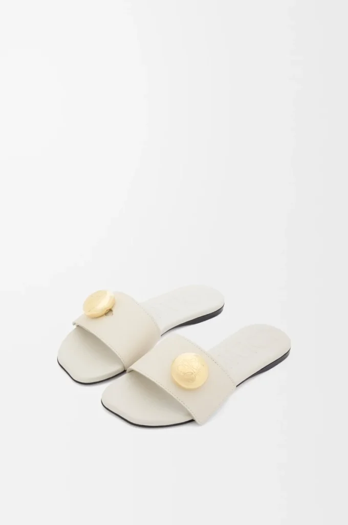 Sandalias Pebble de piel de becerro suave color sal marina Sandalias Pebble de piel de becerro suave color sal marina
