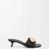 Sandalias Pebble de piel de becerro suave en color negro Sandalias Pebble de piel de becerro suave en color negro