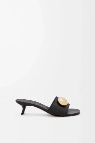 Sandalias Pebble de piel de becerro suave en color negro