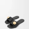 Sandalias Pebble de piel de becerro suave en color negro Sandalias Pebble de piel de becerro suave en color negro
