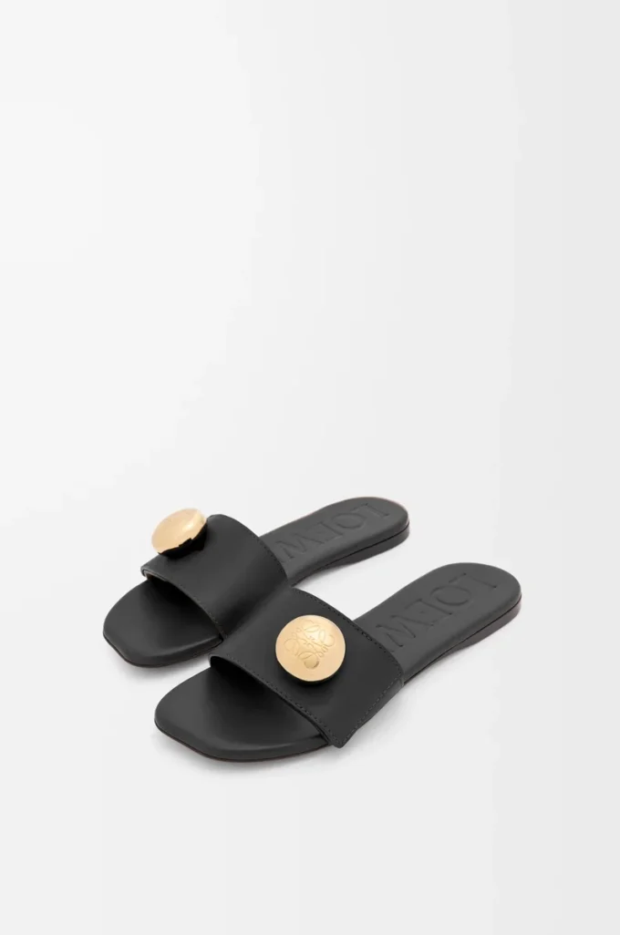 Sandalias Pebble de piel de becerro suave en color negro Sandalias Pebble de piel de becerro suave en color negro