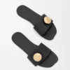 Sandalias Pebble de piel de becerro suave en color negro Sandalias Pebble de piel de becerro suave en color negro