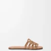Sandalias Petal Anagram de piel de becerro suave color camel Sandalias Petal Anagram de piel de becerro suave color camel