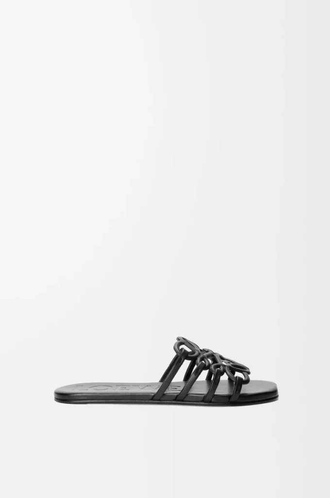 Sandalias Petal Anagram de piel de becerro suave en color negro