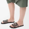 Sandalias Petal Anagram de piel de becerro suave en color negro