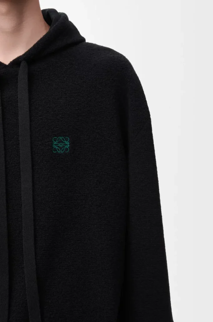 Sudadera con capucha de lana negra Sudadera con capucha de lana negra