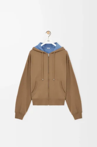 sudadera con capucha y cremallera en algodn beige azul 1 330x498 - Sudadera con capucha y cremallera en algod&oacute;n beige/azul
