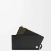 Tarjetero con monedero Pebble Slider en piel de becerro napa brillante negro/caqui oscuro