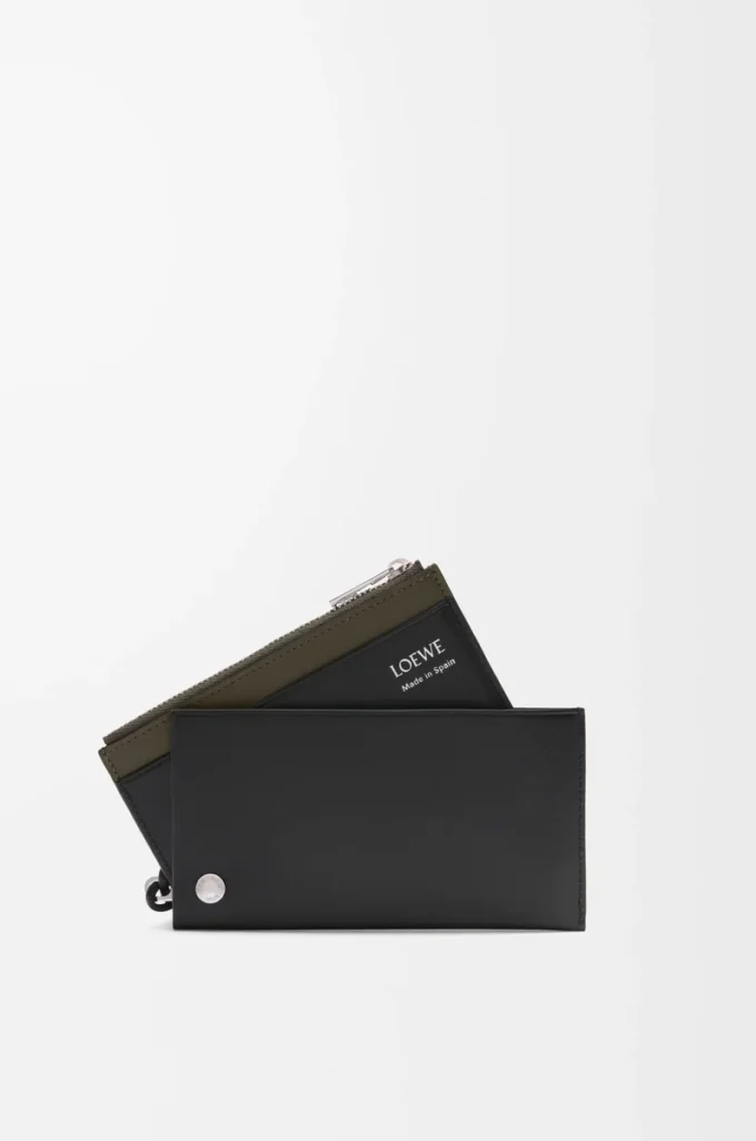 Tarjetero con monedero Pebble Slider en piel de becerro napa brillante negro/caqui oscuro