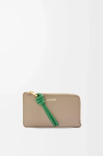 Tarjetero con nudo en piel de becerro napa brillante Sand/Tropical Green
