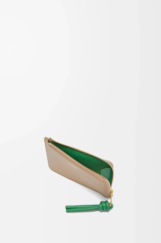 Tarjetero con nudo en piel de becerro napa brillante Sand/Tropical Green