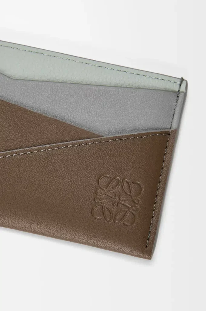 Tarjetero liso Puzzle en piel de becerro clásica Marrón invierno/Gris ceniza