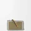 Tarjetero monedero en piel de becerro granulada suave Shell Grey/Eucalyptus