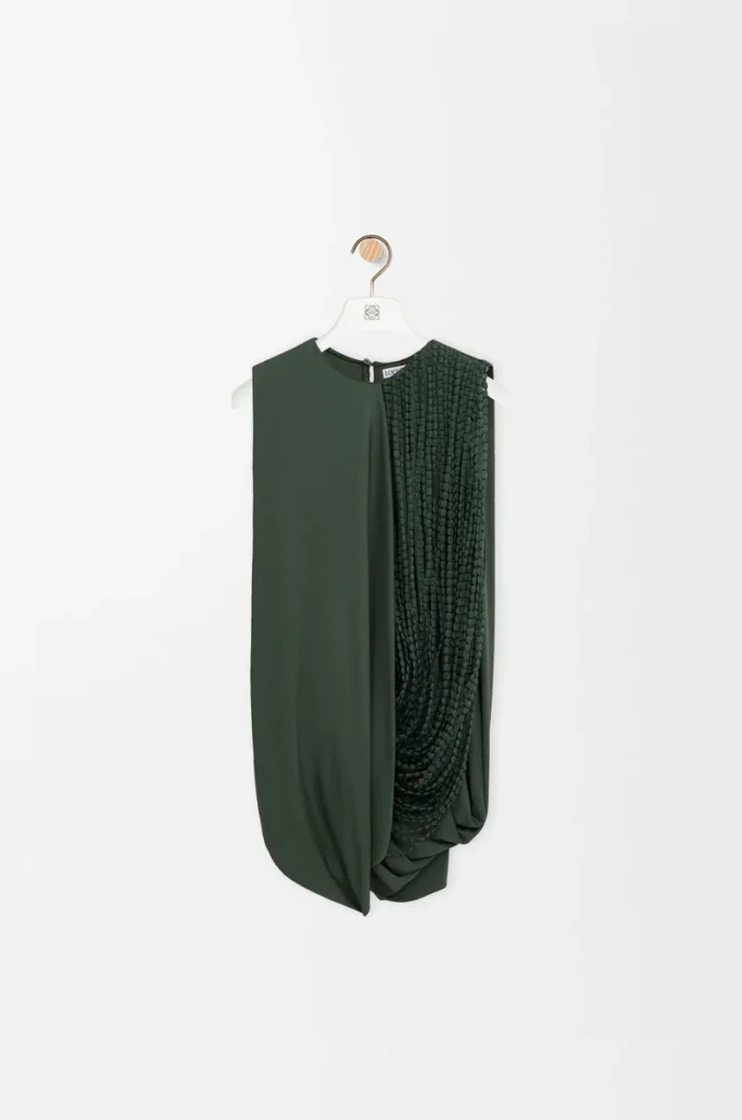Top adornado en viscosa verde caqui Top adornado en viscosa verde caqui