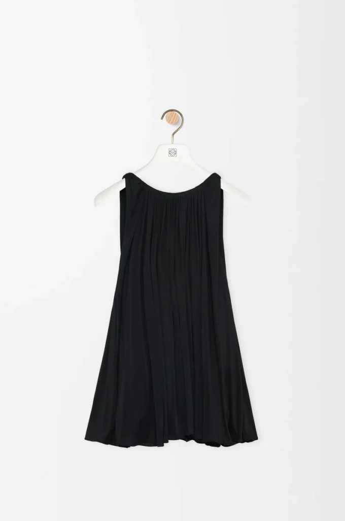 Top halter de viscosa negro Top halter de viscosa negro