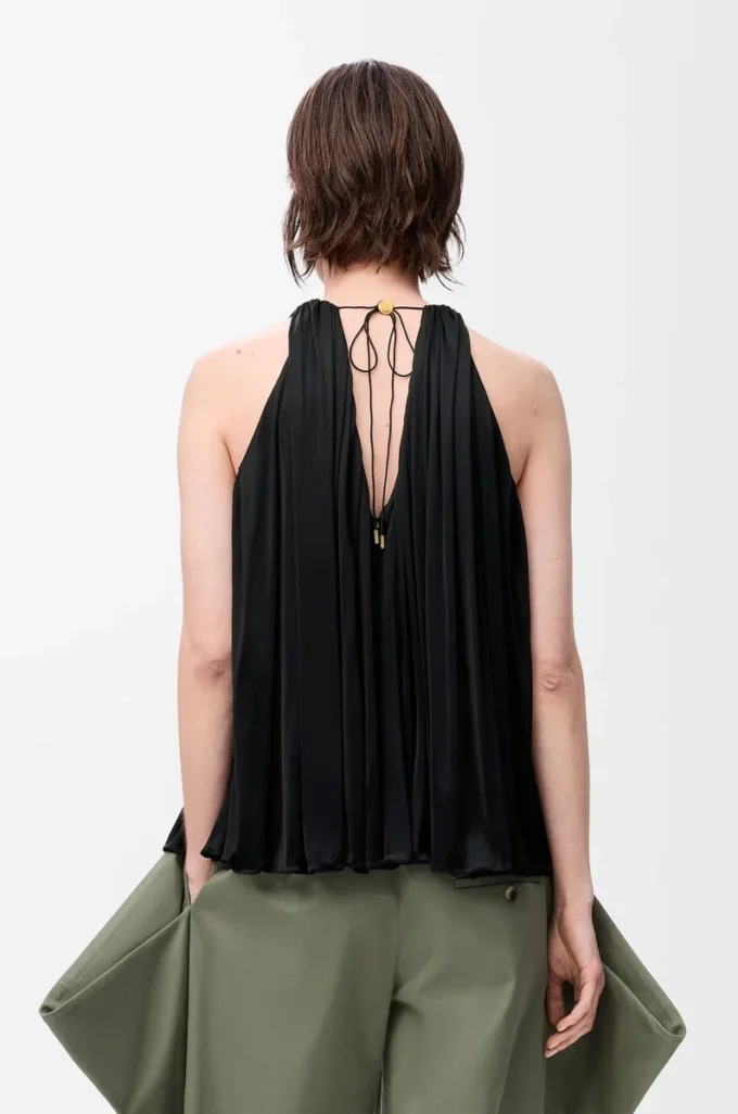 Top halter de viscosa negro Top halter de viscosa negro