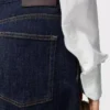 Vaqueros con cinturón en denim azul índigo Vaqueros con cinturón en denim azul índigo