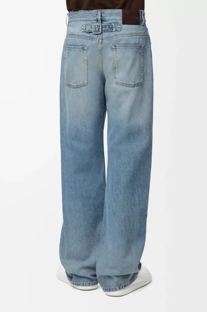 Vaqueros en denim azul vintage Vaqueros en denim azul vintage