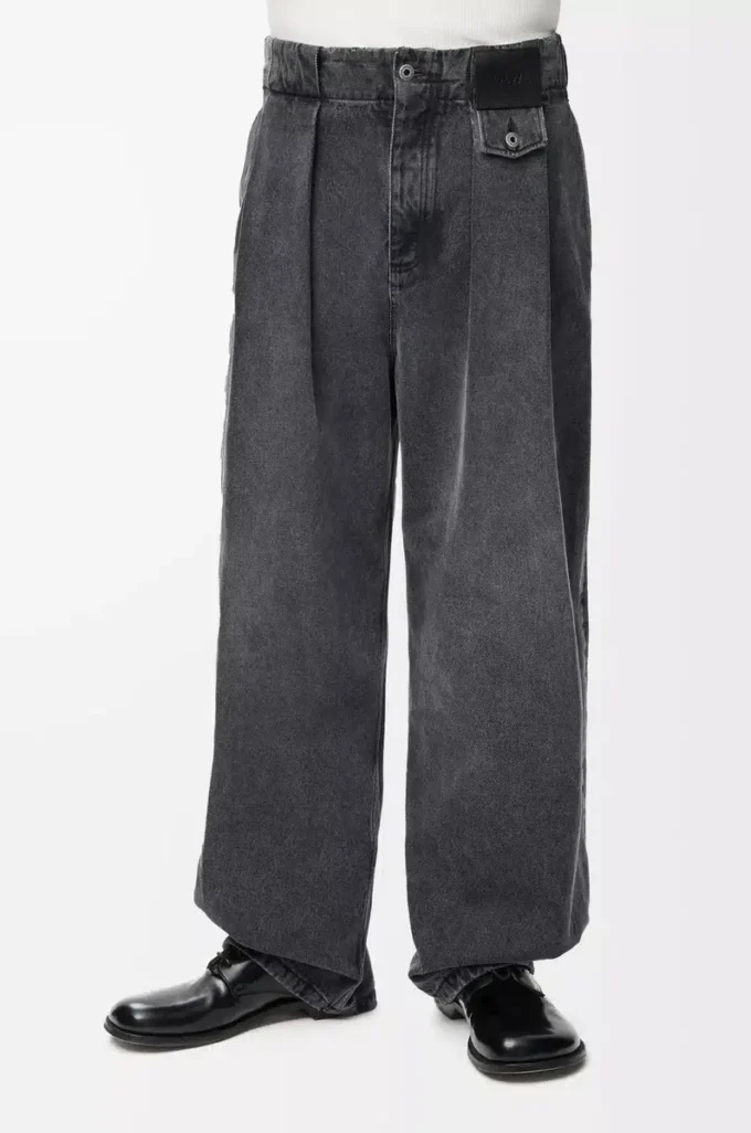 Vaqueros en denim negro
