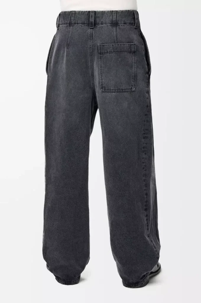 Vaqueros en denim negro