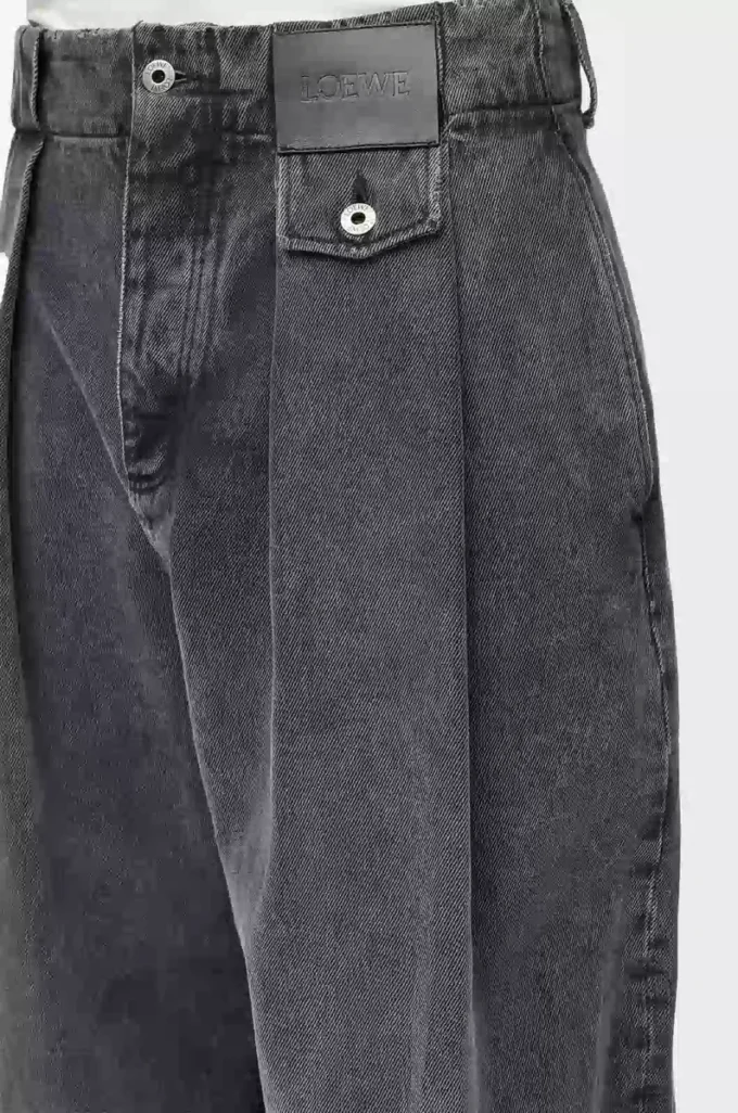 Vaqueros en denim negro