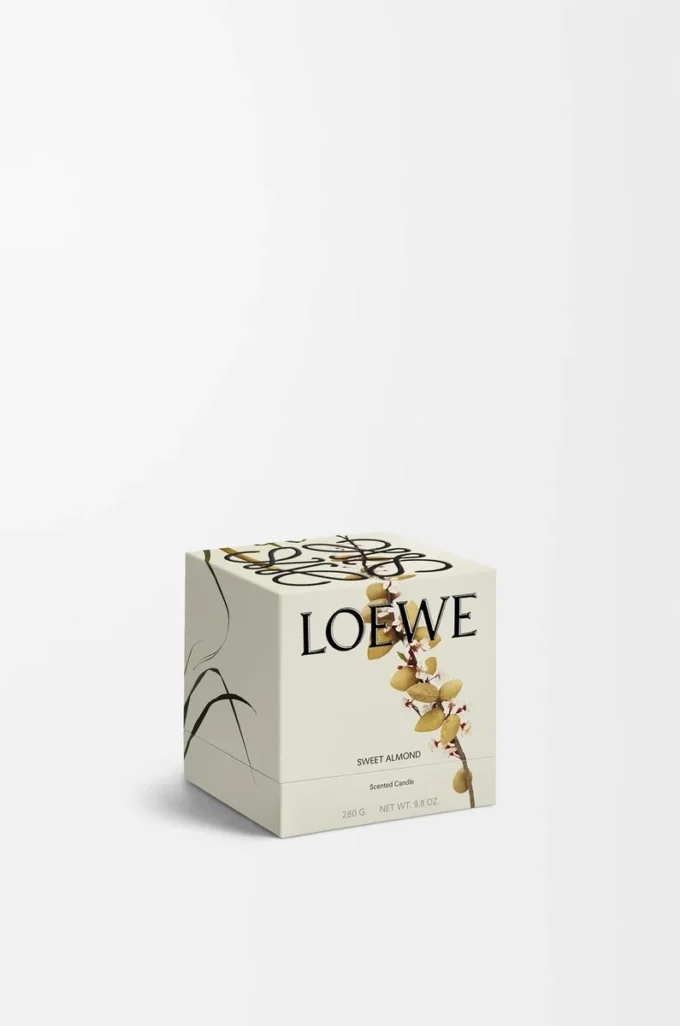 Vela perfumada Midi Sweet Almond, color rojo Vela perfumada Midi Sweet Almond, color rojo