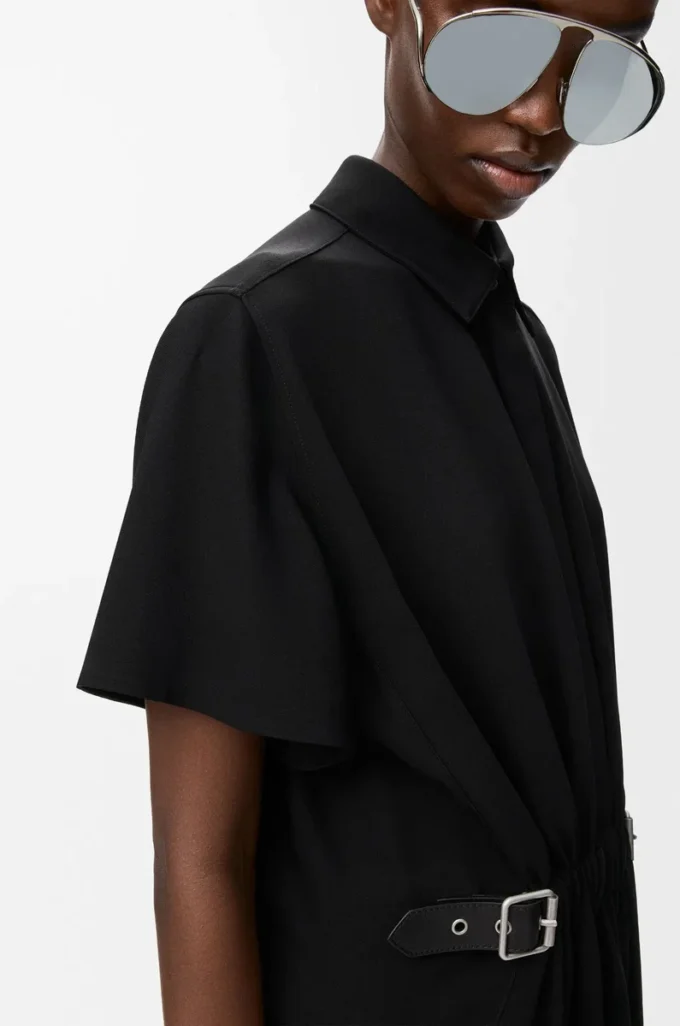 Vestido con cinturón de viscosa elástica negro Vestido con cinturón de viscosa elástica negro