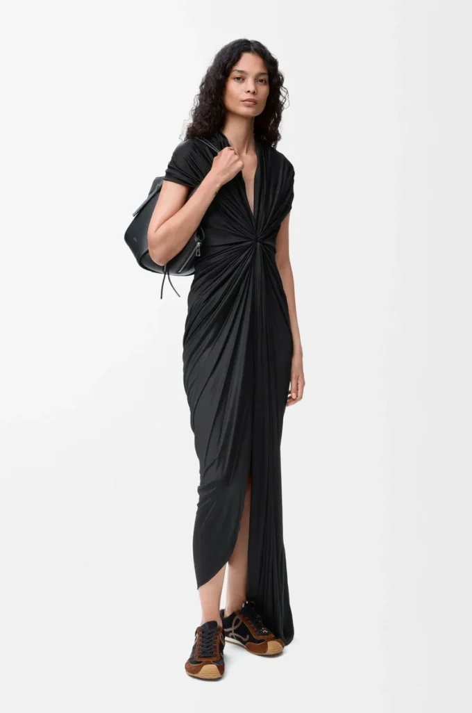 Vestido de viscosa negro Vestido de viscosa negro