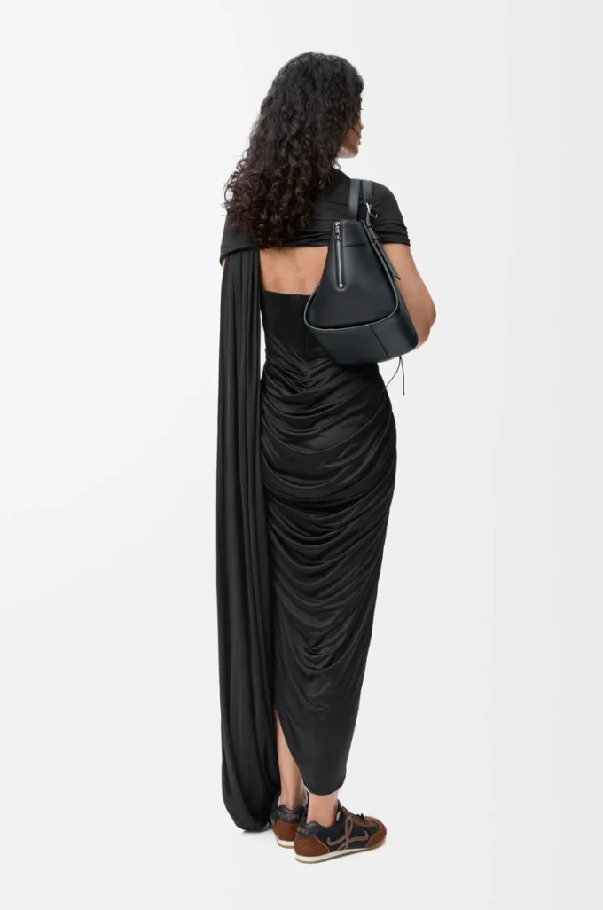 Vestido de viscosa negro Vestido de viscosa negro