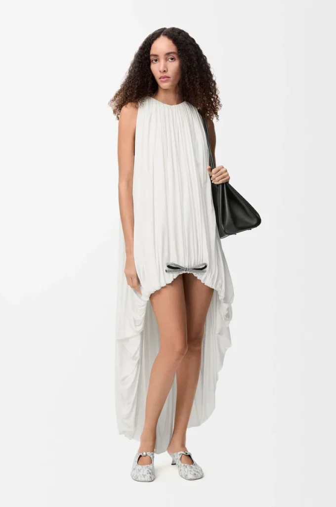 Vestido drapeado de seda blanco Vestido drapeado de seda blanco