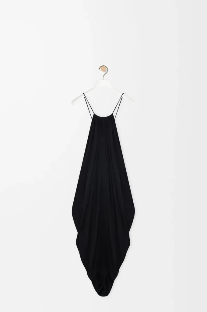Vestido drapeado de seda negro Vestido drapeado de seda negro