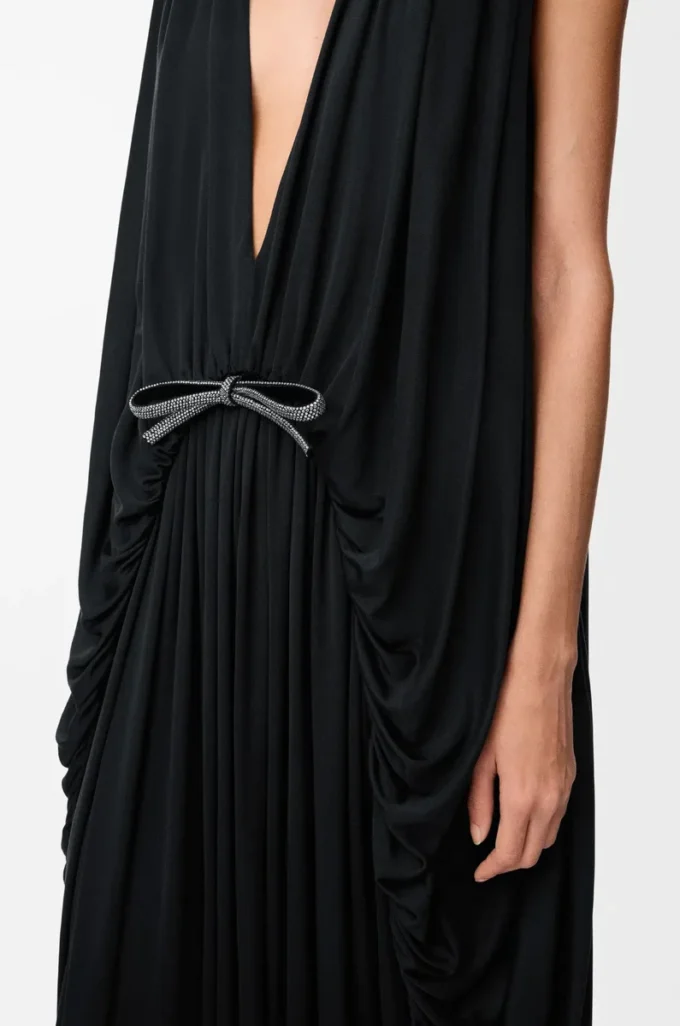 Vestido drapeado de seda negro Vestido drapeado de seda negro
