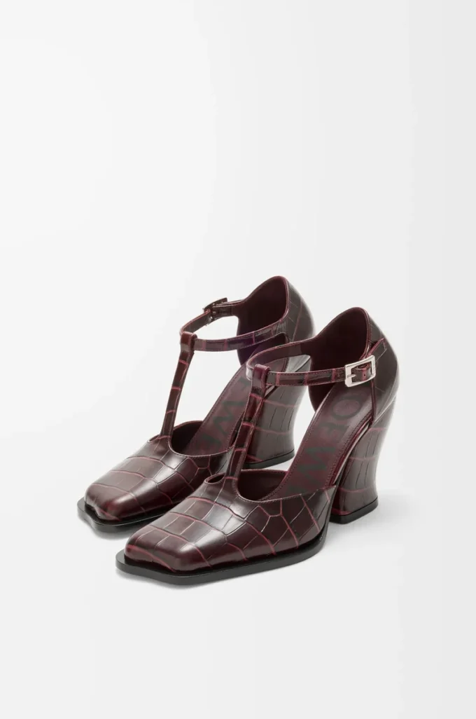 Zapatos de salón con barra en T Onda en piel de becerro repujada color burdeos