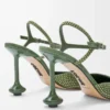 Zapatos de salón con correa al tobillo en ante adornado con pedrería, color verde militar.